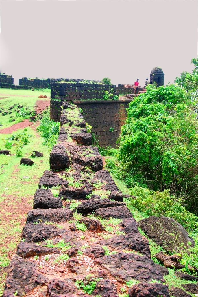 https://mdw-travel-data-us-east-1.s3.amazonaws.com/img/country/India/Chapora-Fort/img_01.jpg