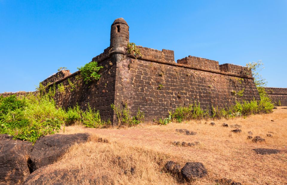 https://mdw-travel-data-us-east-1.s3.amazonaws.com/img/country/India/Chapora-Fort/img_04.jpg