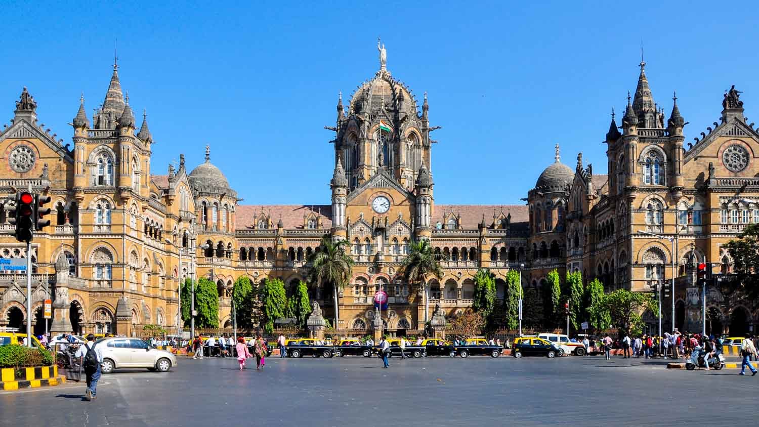 https://mdw-travel-data-us-east-1.s3.amazonaws.com/img/country/India/Chhatrapati-Shivaji-Terminus/img_02.jpg