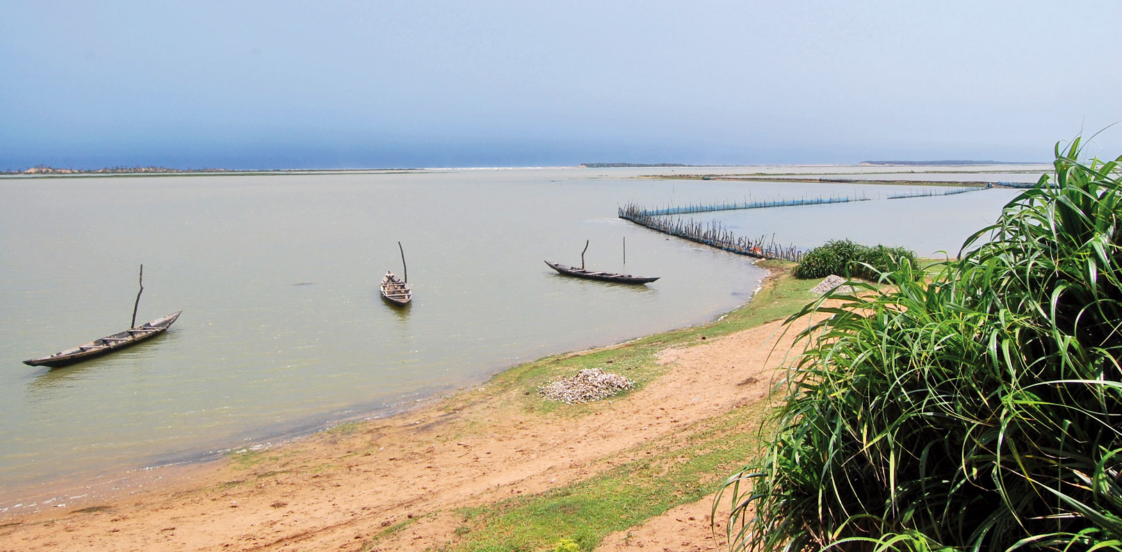 https://mdw-travel-data-us-east-1.s3.amazonaws.com/img/country/India/Chilika-Lake/img_02.jpg