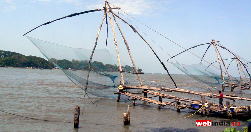 https://mdw-travel-data-us-east-1.s3.amazonaws.com/img/country/India/Chinese-Fishing-Nets/img_02.jpg