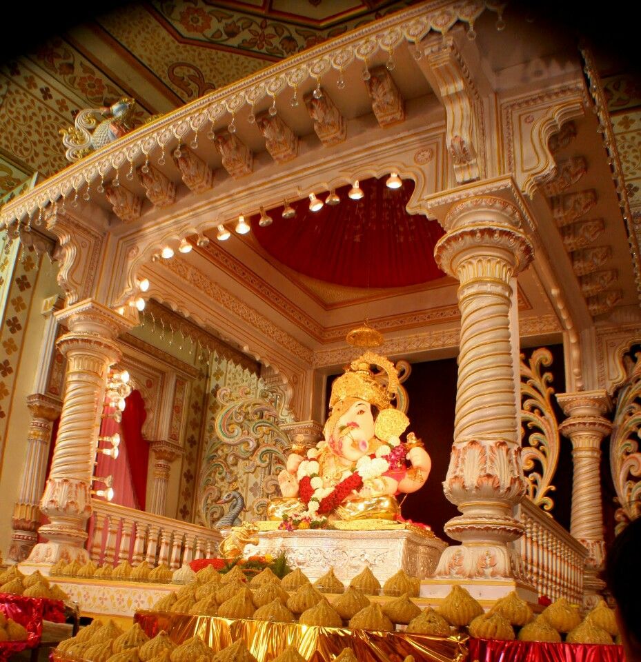 https://mdw-travel-data-us-east-1.s3.amazonaws.com/img/country/India/Dagdusheth-Halwai-Ganpati-Temple/img_03.jpg