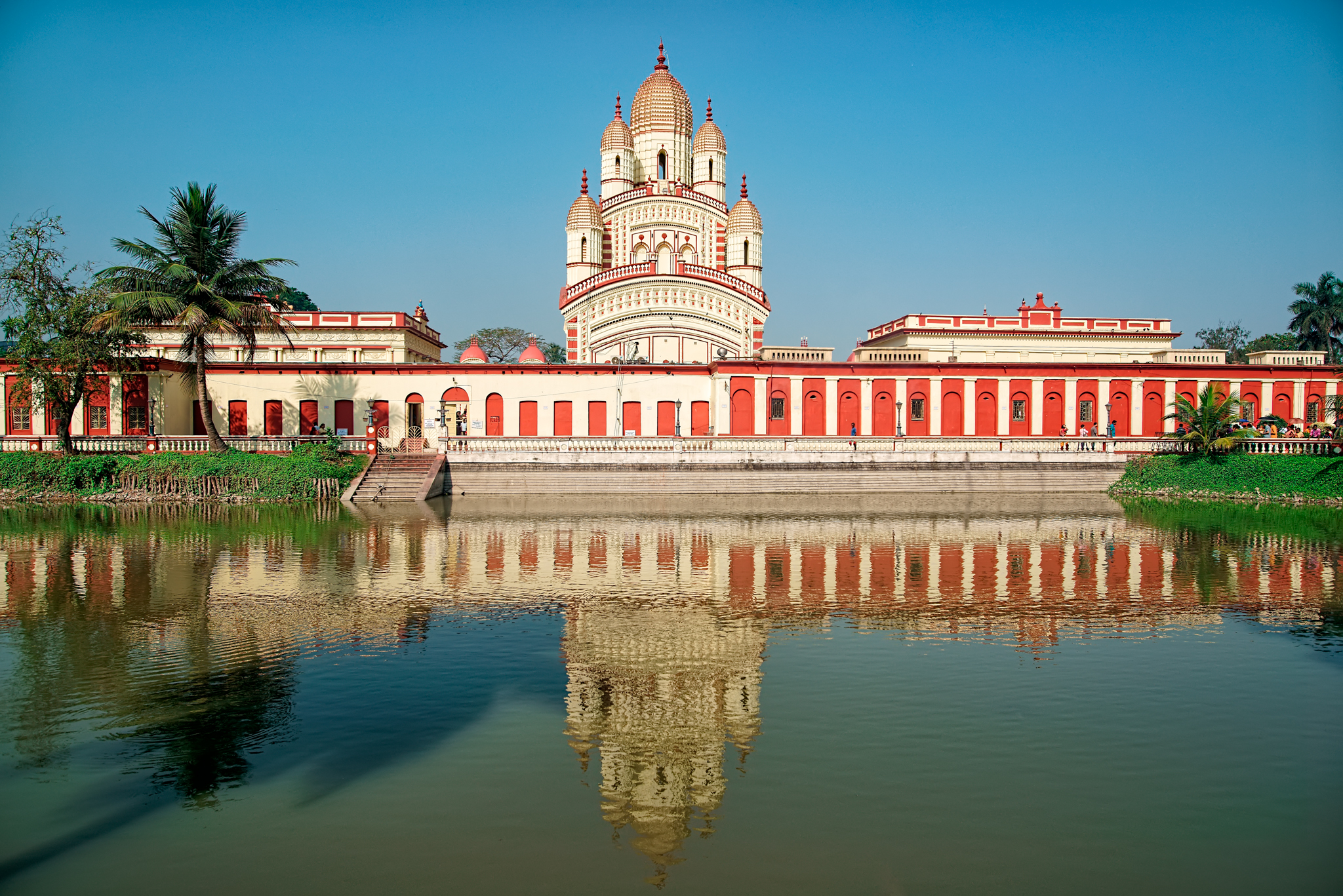 https://mdw-travel-data-us-east-1.s3.amazonaws.com/img/country/India/Dakshineswar-Kali-Temple/img_01.jpg