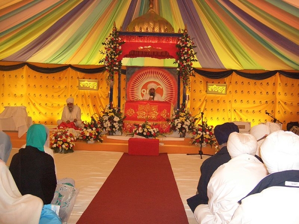 https://mdw-travel-data-us-east-1.s3.amazonaws.com/img/country/India/Darbar-Hall--Patiala-/img_00.jpg