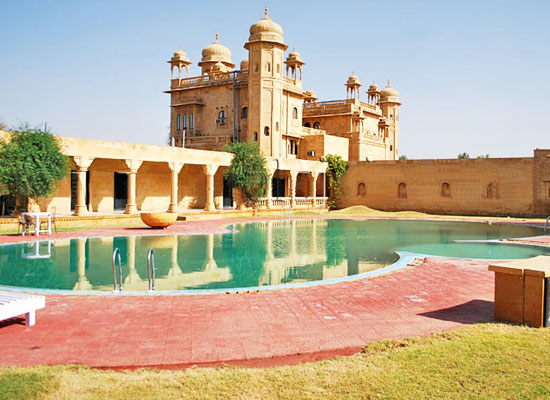 https://mdw-travel-data-us-east-1.s3.amazonaws.com/img/country/India/Deoki-Niwas-Palace/img_00.jpg