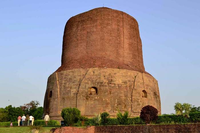 https://mdw-travel-data-us-east-1.s3.amazonaws.com/img/country/India/Dhamek-Stupa/img_01.jpg