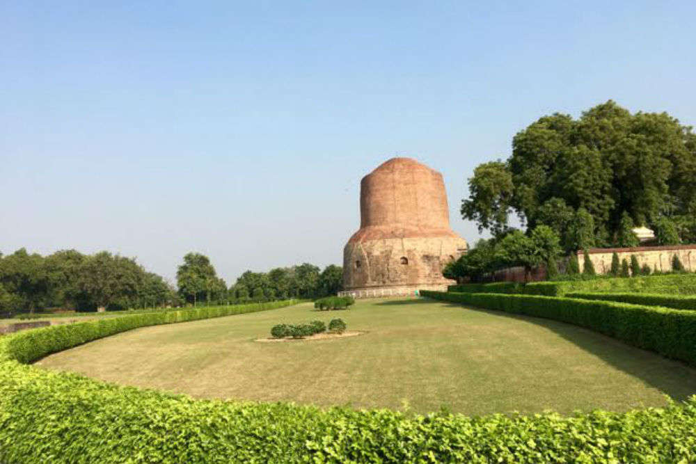 https://mdw-travel-data-us-east-1.s3.amazonaws.com/img/country/India/Dhamek-Stupa/img_03.jpg