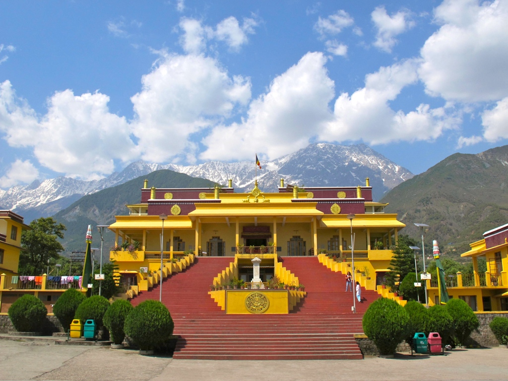 https://mdw-travel-data-us-east-1.s3.amazonaws.com/img/country/India/Dharamshala/img_03.jpg