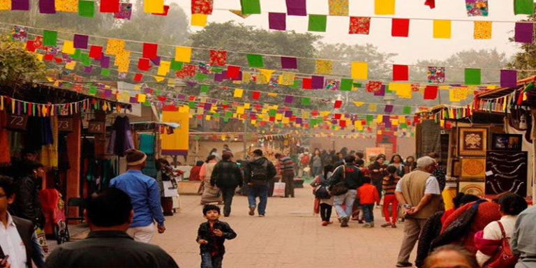 https://mdw-travel-data-us-east-1.s3.amazonaws.com/img/country/India/Dilli-Haat/img_03.jpg