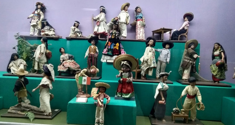 https://mdw-travel-data-us-east-1.s3.amazonaws.com/img/country/India/Dolls-Museum/img_01.jpg