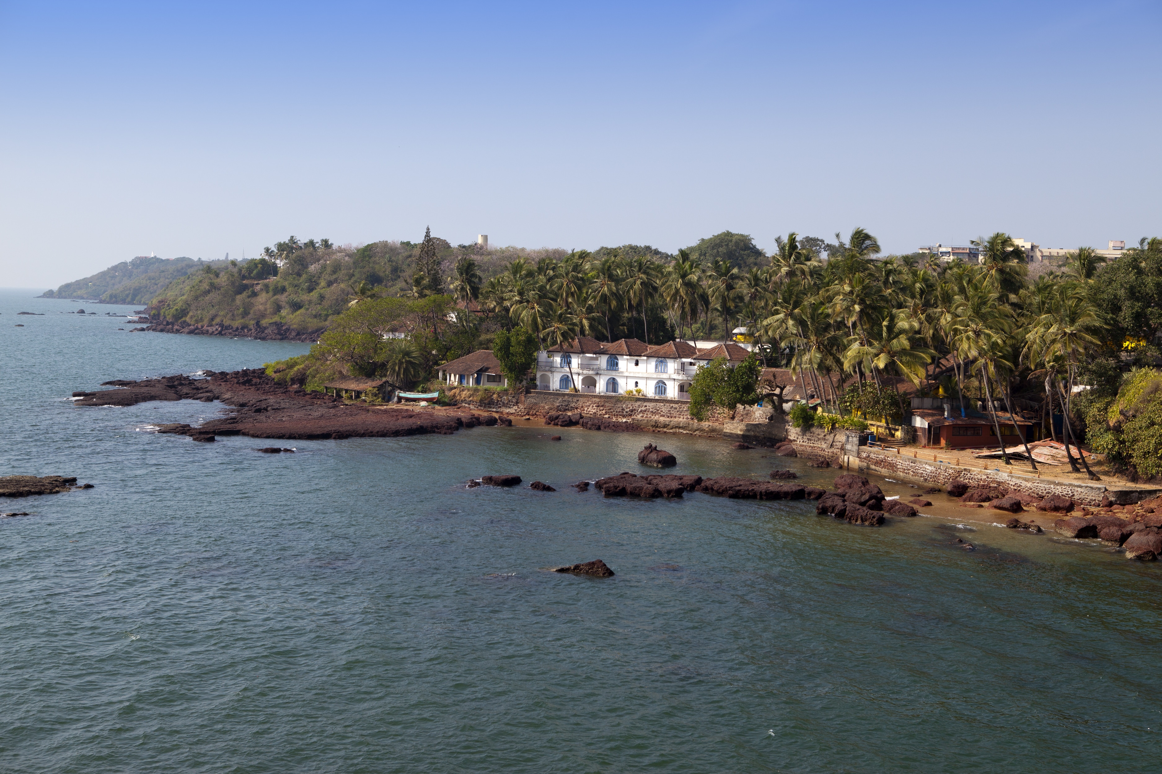 https://mdw-travel-data-us-east-1.s3.amazonaws.com/img/country/India/Dona-Paula-Beach/img_01.jpg