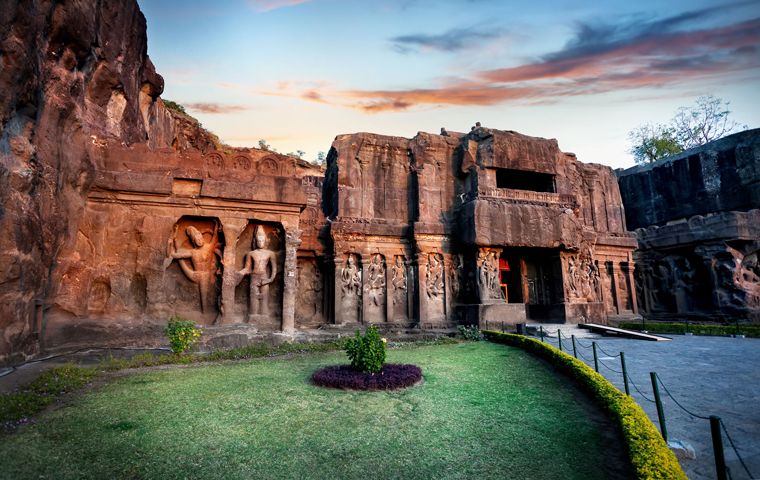 https://mdw-travel-data-us-east-1.s3.amazonaws.com/img/country/India/Ellora-Caves/img_00.jpg