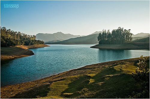 https://mdw-travel-data-us-east-1.s3.amazonaws.com/img/country/India/Emerald-Lake/img_03.jpg