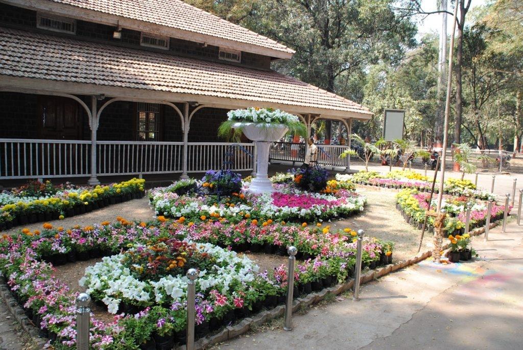 https://mdw-travel-data-us-east-1.s3.amazonaws.com/img/country/India/Empress-Botanical-Garden/img_00.jpg