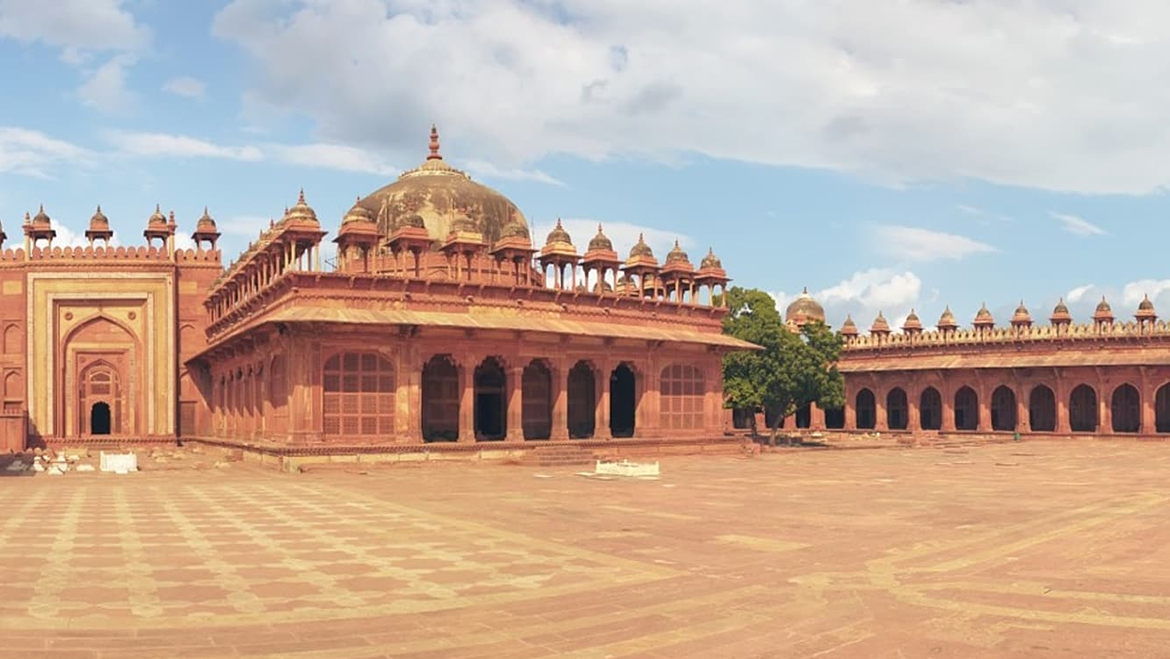 https://mdw-travel-data-us-east-1.s3.amazonaws.com/img/country/India/Fatehpur-Sikri/img_02.jpg