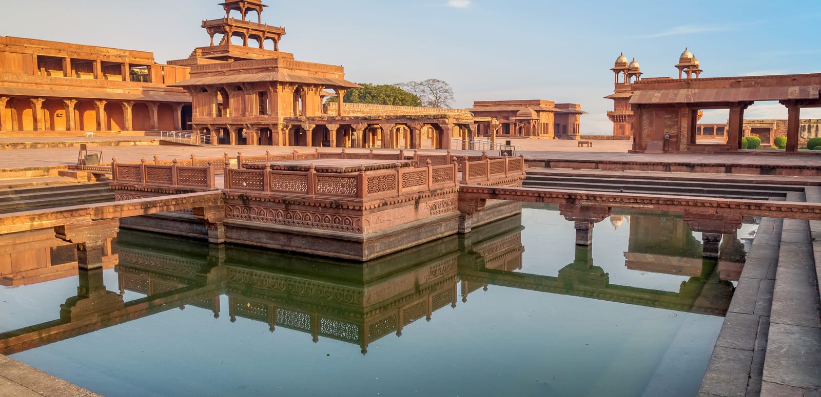 https://mdw-travel-data-us-east-1.s3.amazonaws.com/img/country/India/Fatehpur-Sikri/img_05.jpg