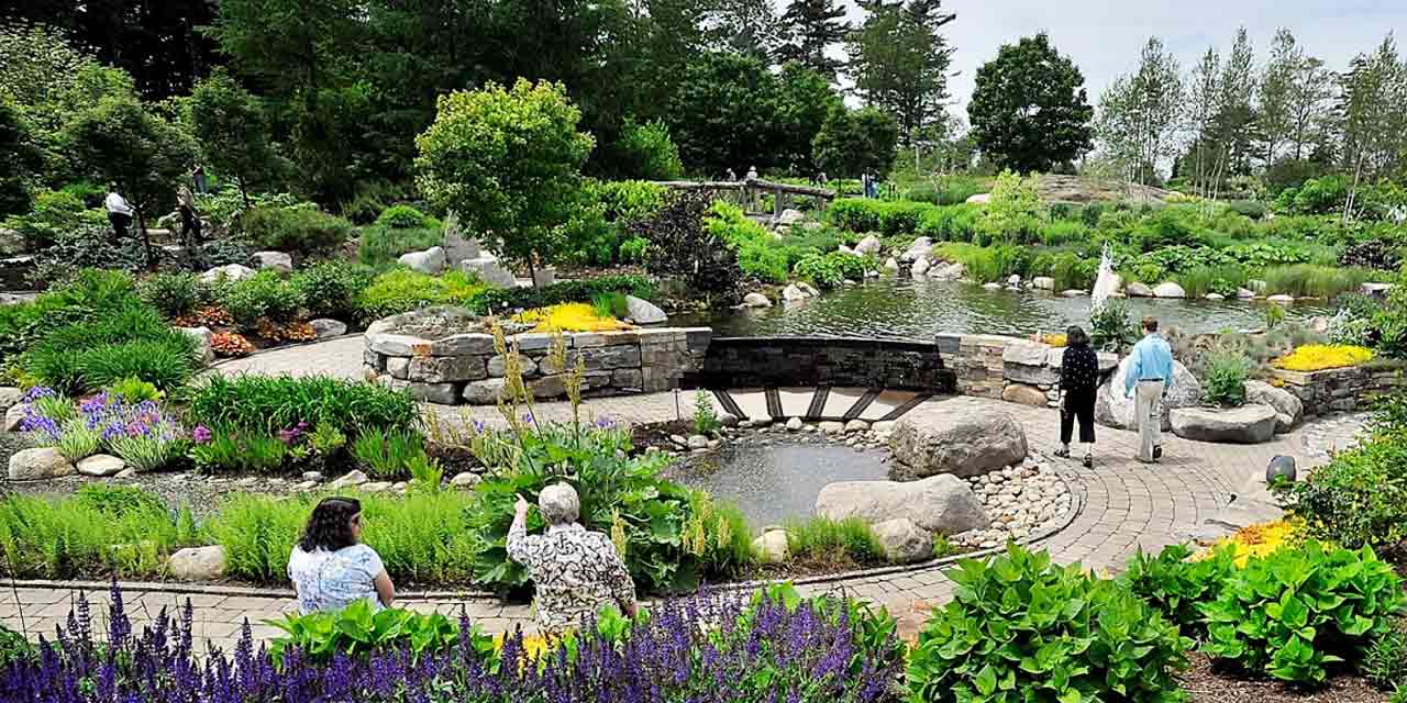 https://mdw-travel-data-us-east-1.s3.amazonaws.com/img/country/India/Garden-of-Five-Senses/img_01.jpg