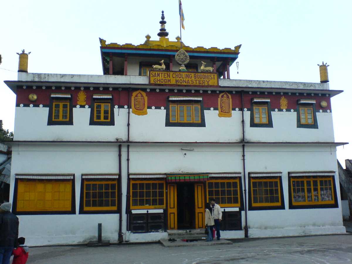 https://mdw-travel-data-us-east-1.s3.amazonaws.com/img/country/India/Ghoom-Monastery/img_01.jpg