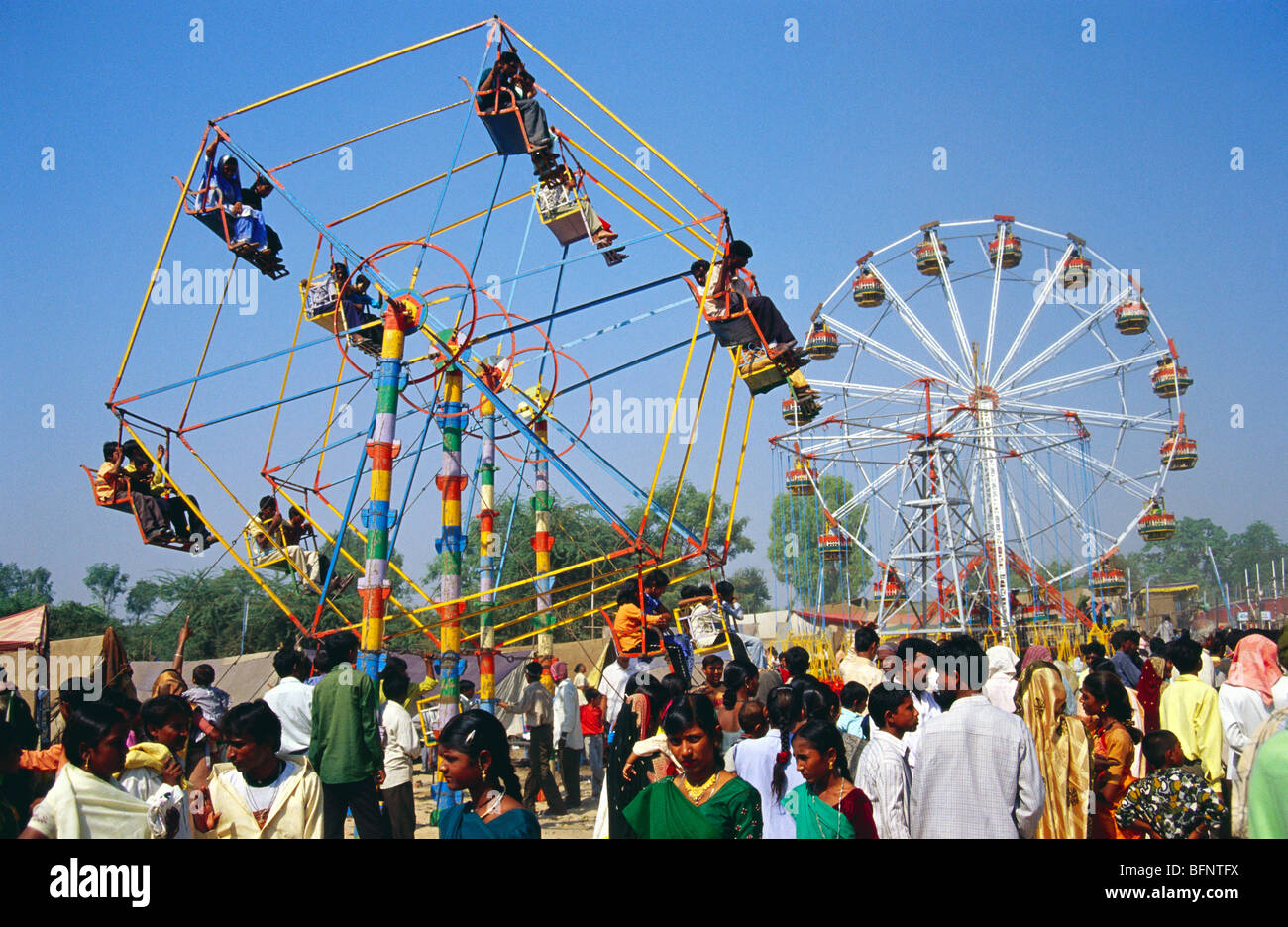 https://mdw-travel-data-us-east-1.s3.amazonaws.com/img/country/India/Giant-Wheel-Cuttack/img_02.jpg