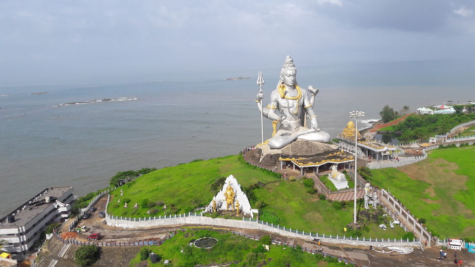 https://mdw-travel-data-us-east-1.s3.amazonaws.com/img/country/India/Gokarna/img_03.jpg