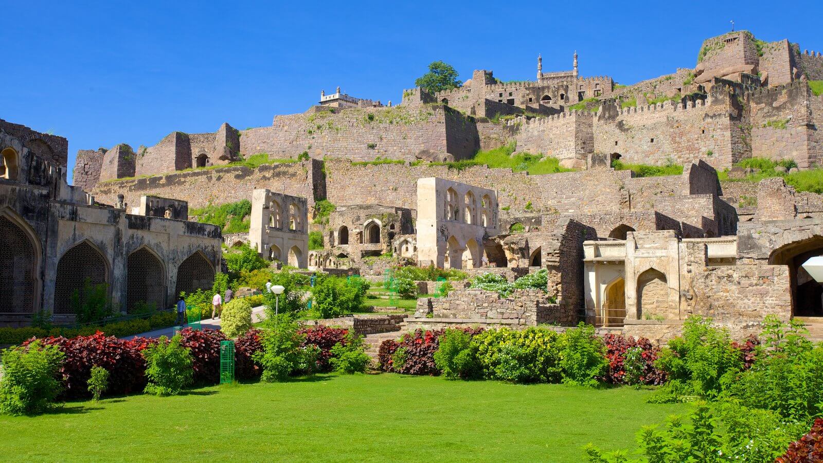 https://mdw-travel-data-us-east-1.s3.amazonaws.com/img/country/India/Golconda-Fort/img_01.jpg
