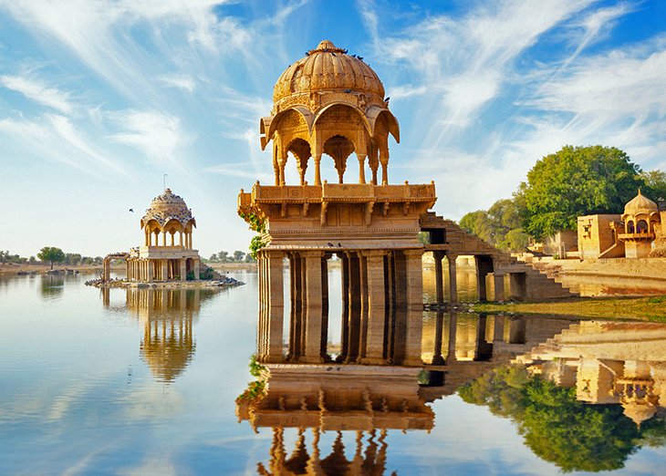 https://mdw-travel-data-us-east-1.s3.amazonaws.com/img/country/India/Golden-Beach/img_01.jpg