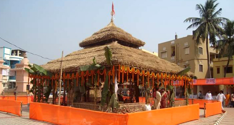 https://mdw-travel-data-us-east-1.s3.amazonaws.com/img/country/India/Govardhana-Matha/img_00.jpg