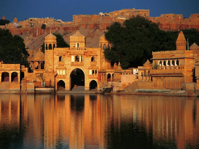 https://mdw-travel-data-us-east-1.s3.amazonaws.com/img/country/India/Government-Museum-Rajasthan/img_01.jpg