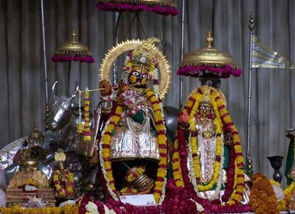https://mdw-travel-data-us-east-1.s3.amazonaws.com/img/country/India/Govind-Devji-Temple/img_02.jpg