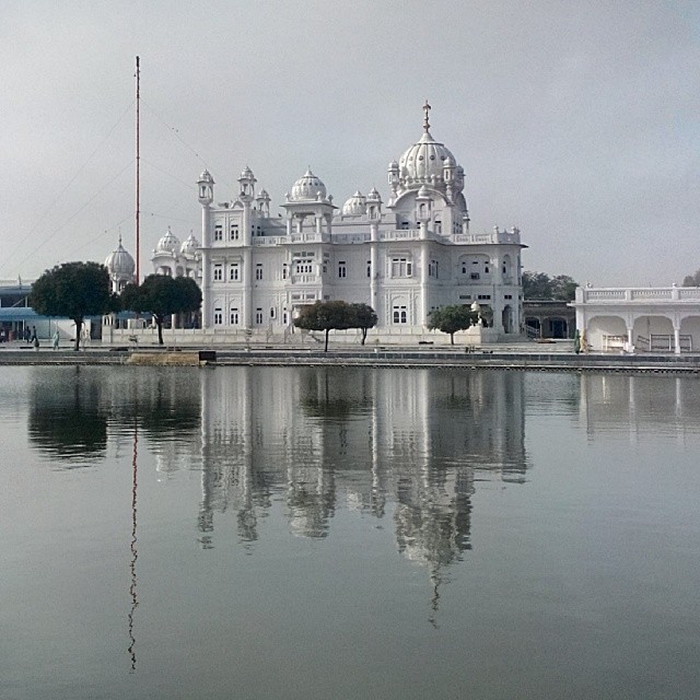 https://mdw-travel-data-us-east-1.s3.amazonaws.com/img/country/India/Gurudwara-Bir-Baba-Budha-Sahib/img_00.jpg