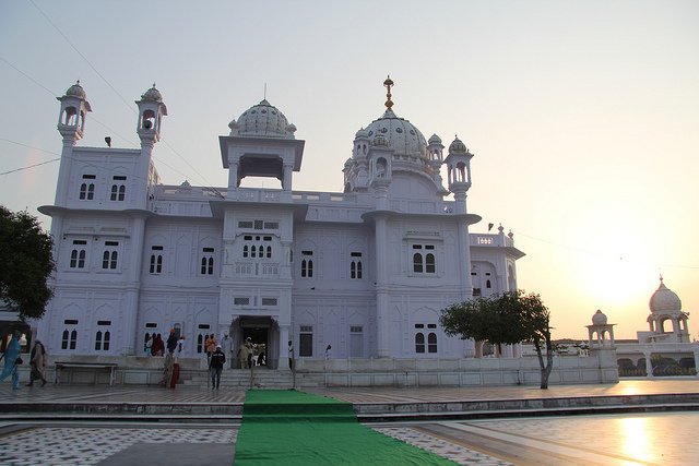 https://mdw-travel-data-us-east-1.s3.amazonaws.com/img/country/India/Gurudwara-Bir-Baba-Budha-Sahib/img_01.jpg