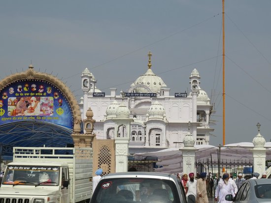 https://mdw-travel-data-us-east-1.s3.amazonaws.com/img/country/India/Gurudwara-Bir-Baba-Budha-Sahib/img_03.jpg
