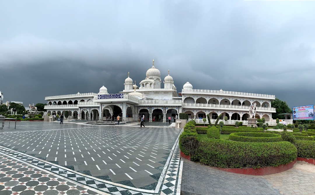 https://mdw-travel-data-us-east-1.s3.amazonaws.com/img/country/India/Gurudwara-Guru-Ka-Taal/img_03.jpg
