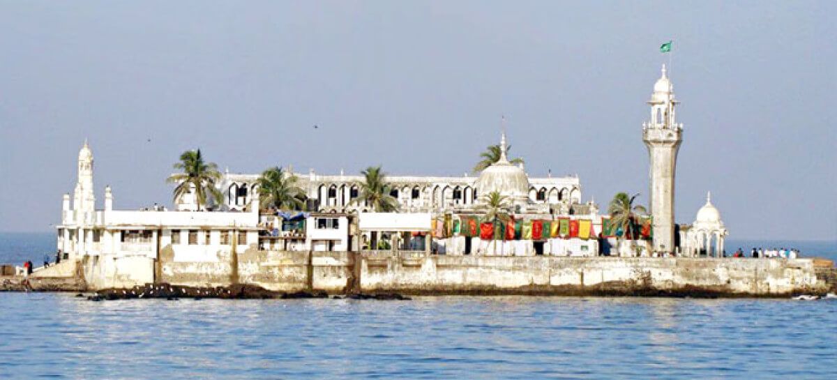 https://mdw-travel-data-us-east-1.s3.amazonaws.com/img/country/India/Haji-Ali-Dargah/img_01.jpg