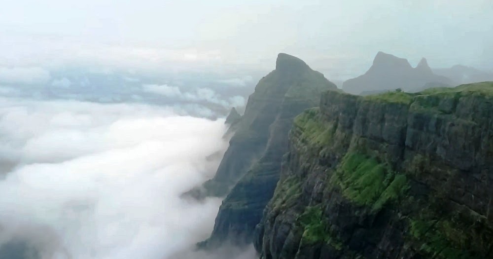 https://mdw-travel-data-us-east-1.s3.amazonaws.com/img/country/India/Harishchandragad-Fort/img_00.jpg