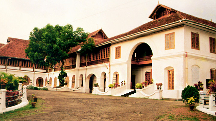 https://mdw-travel-data-us-east-1.s3.amazonaws.com/img/country/India/Hill-Palace-Museum/img_03.jpg