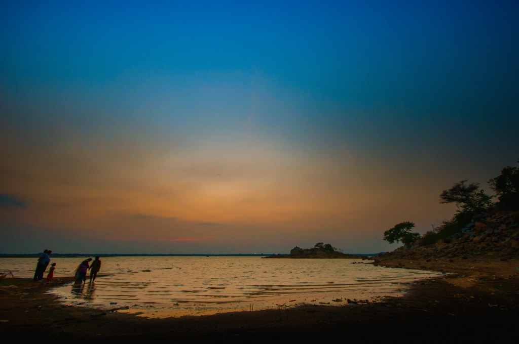 https://mdw-travel-data-us-east-1.s3.amazonaws.com/img/country/India/Himayat-Sagar-Lake/img_01.jpg