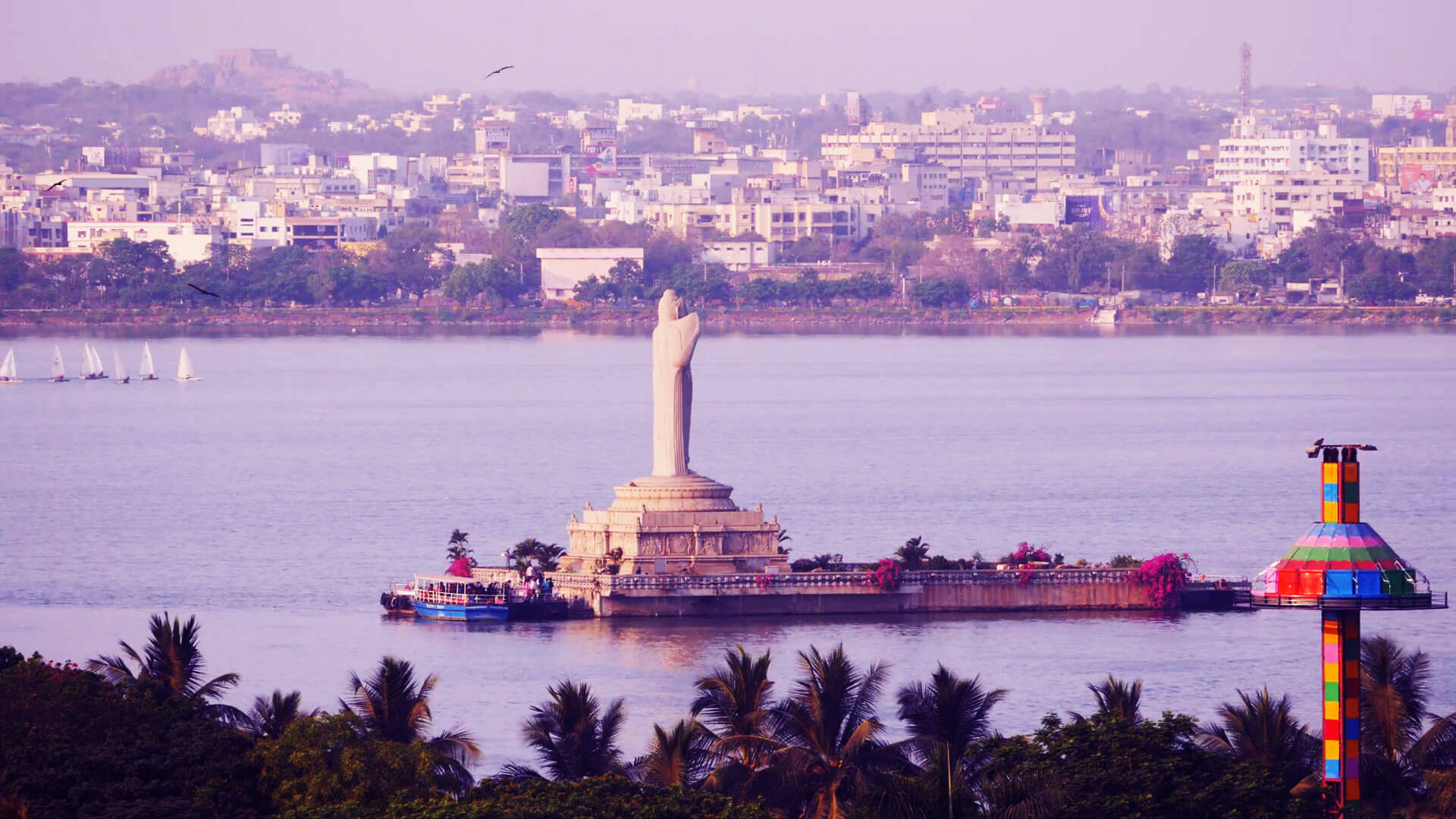 https://mdw-travel-data-us-east-1.s3.amazonaws.com/img/country/India/Hussain-Sagar-Lake/img_02.jpg