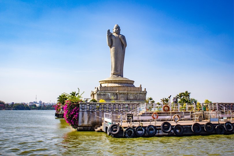 https://mdw-travel-data-us-east-1.s3.amazonaws.com/img/country/India/Hussain-Sagar-Lake/img_03.jpg