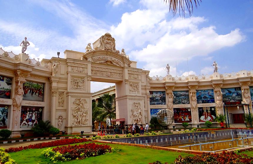 https://mdw-travel-data-us-east-1.s3.amazonaws.com/img/country/India/Innovative-Film-City/img_01.jpg