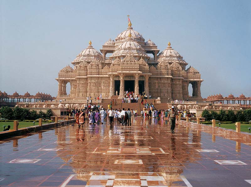 https://mdw-travel-data-us-east-1.s3.amazonaws.com/img/country/India/Iskcon-Temple-Delhi/img_03.jpg