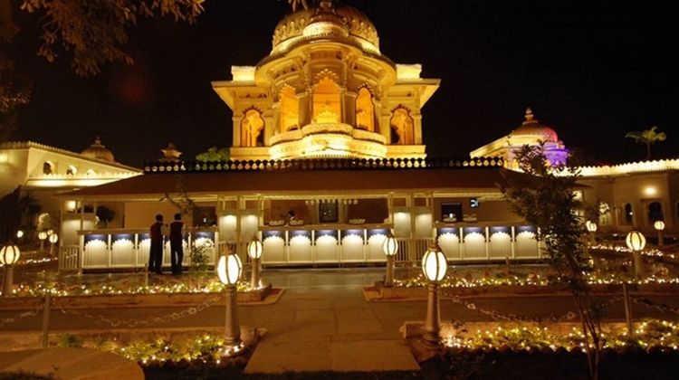https://mdw-travel-data-us-east-1.s3.amazonaws.com/img/country/India/Jag-Mandir/img_02.jpg