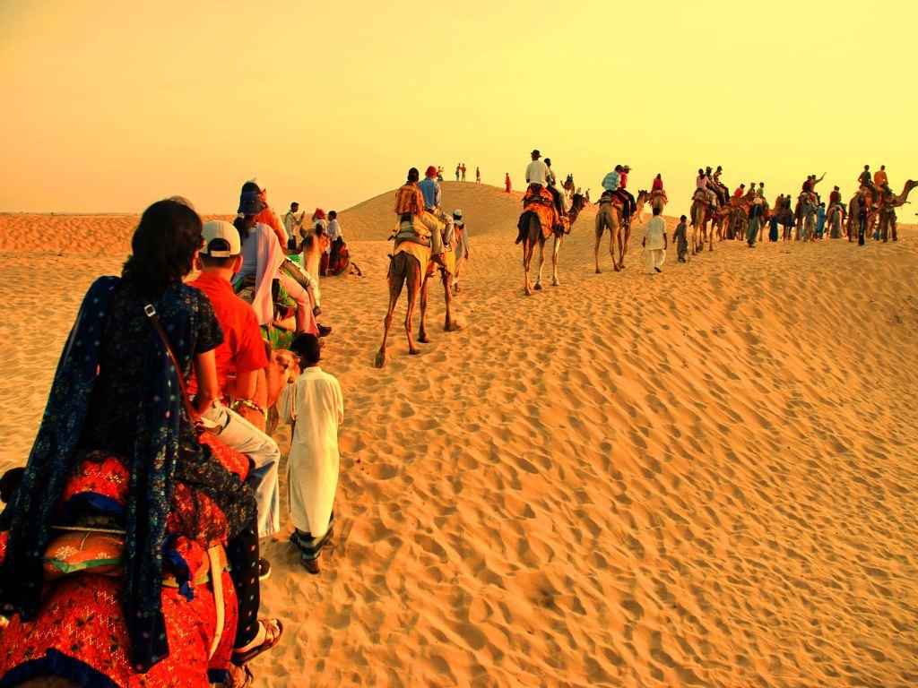 https://mdw-travel-data-us-east-1.s3.amazonaws.com/img/country/India/Jaisalmer-Desert-Festival/img_02.jpg