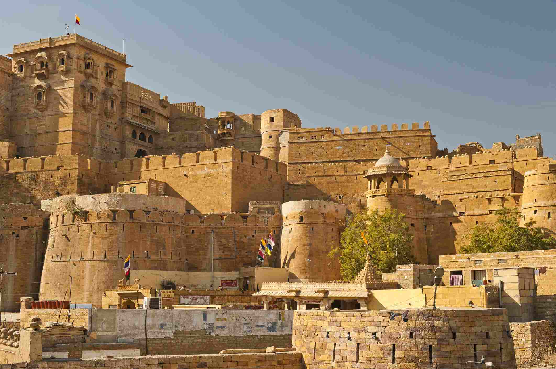 https://mdw-travel-data-us-east-1.s3.amazonaws.com/img/country/India/Jaisalmer-Fort/img_01.jpg
