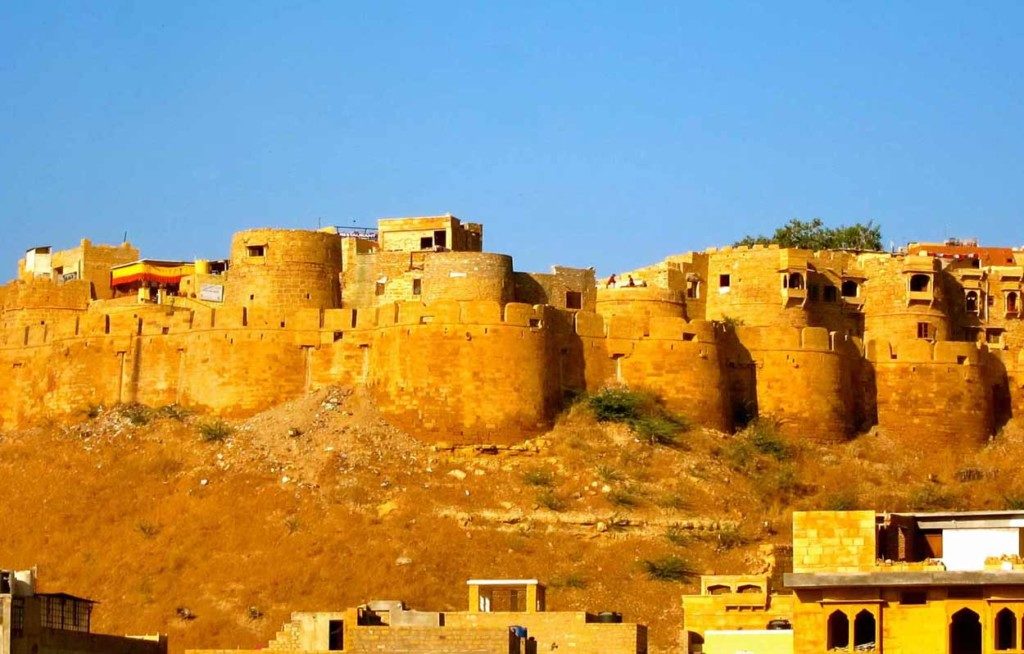 https://mdw-travel-data-us-east-1.s3.amazonaws.com/img/country/India/Jaisalmer-Fort/img_02.jpg