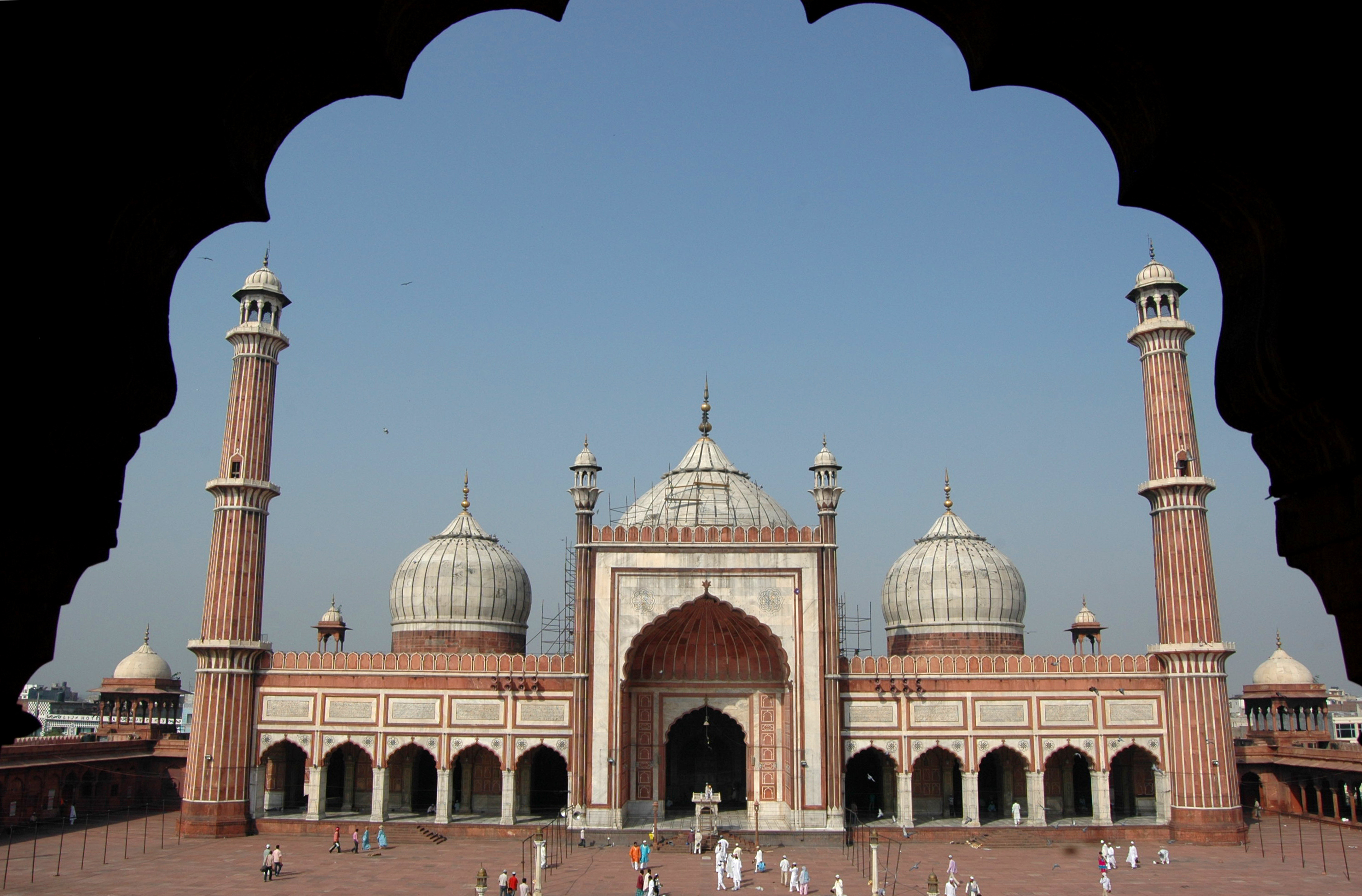 https://mdw-travel-data-us-east-1.s3.amazonaws.com/img/country/India/Jama-Masjid/img_01.jpg