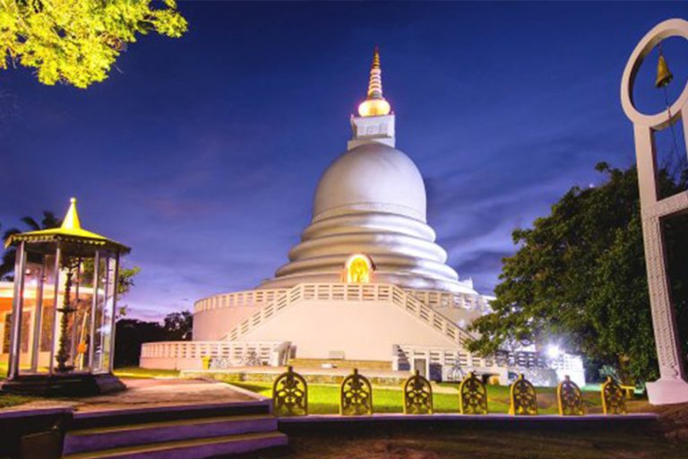 https://mdw-travel-data-us-east-1.s3.amazonaws.com/img/country/India/Japanese-Peace-Pagoda/img_03.jpg
