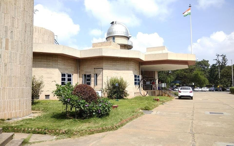 https://mdw-travel-data-us-east-1.s3.amazonaws.com/img/country/India/Jawaharlal-Nehru-Planetarium/img_03.jpg
