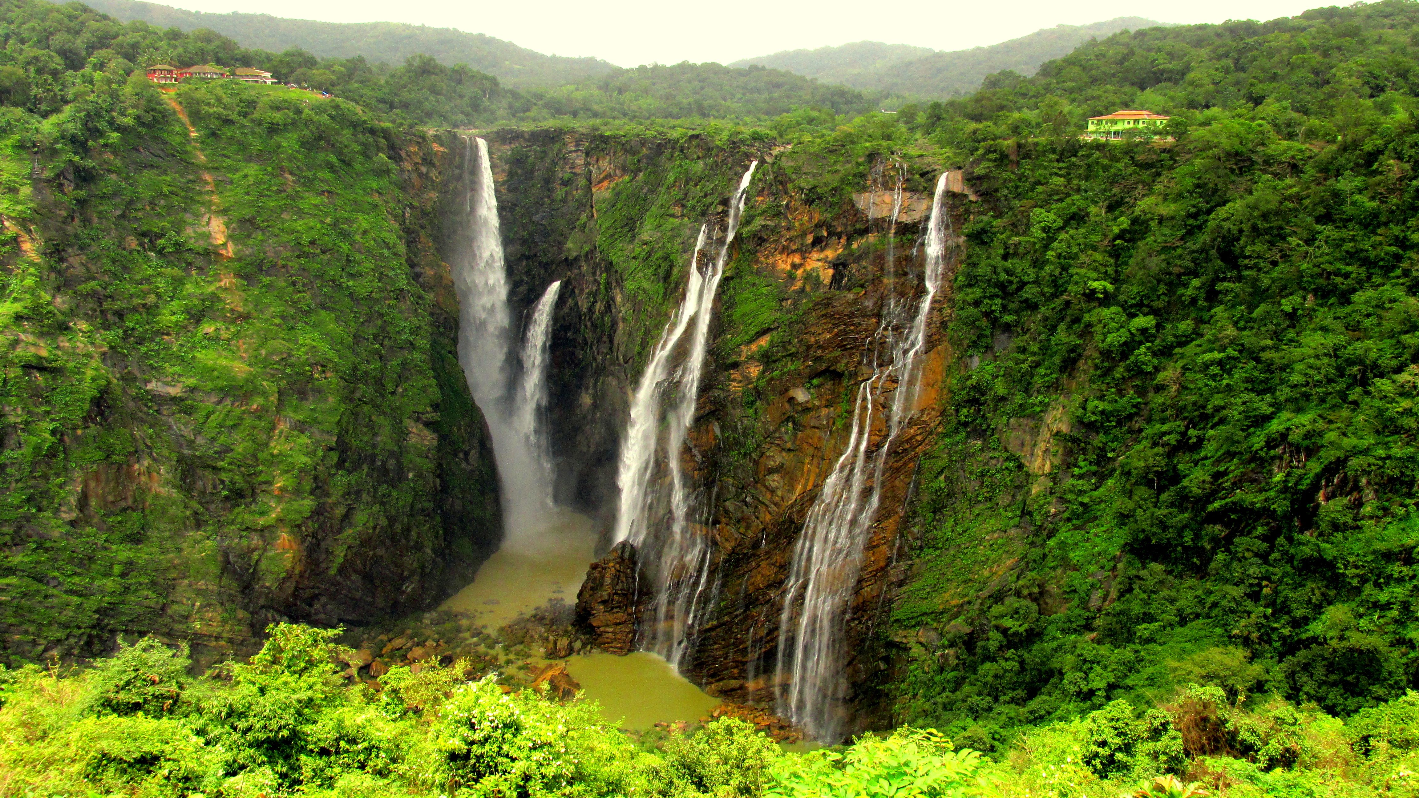 https://mdw-travel-data-us-east-1.s3.amazonaws.com/img/country/India/Jog-Falls/img_01.jpg