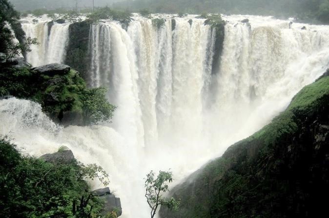 https://mdw-travel-data-us-east-1.s3.amazonaws.com/img/country/India/Jog-Falls/img_02.jpg
